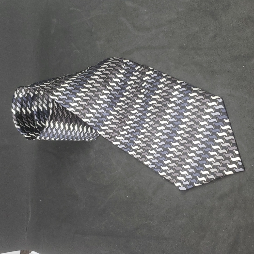 George silk tie